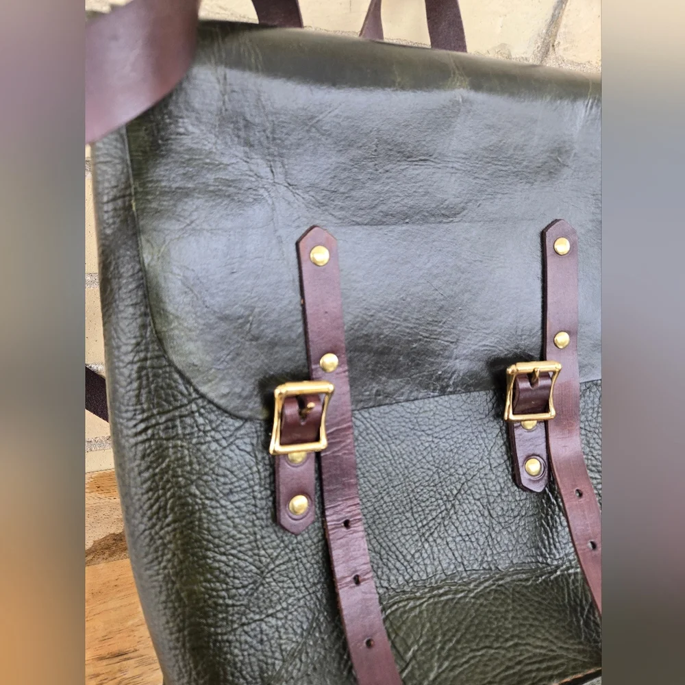 Vintage Leather Backpack - Picture 3 of 12